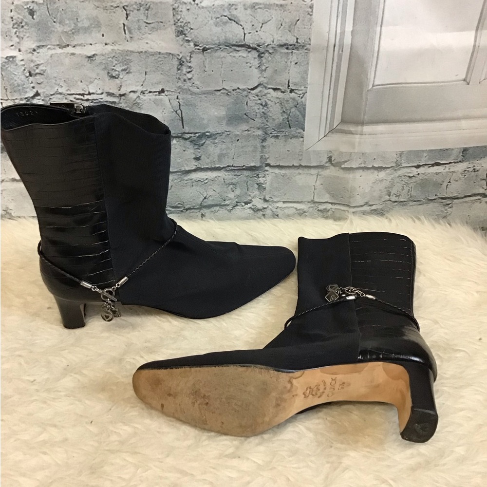 Brighton Size 9.5